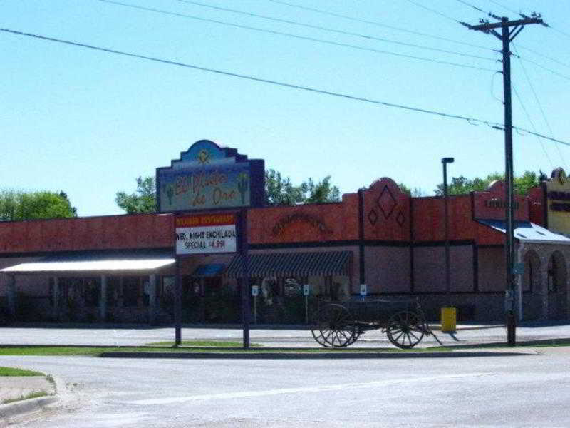 Days Inn Gun Barrel City Exteriér fotografie