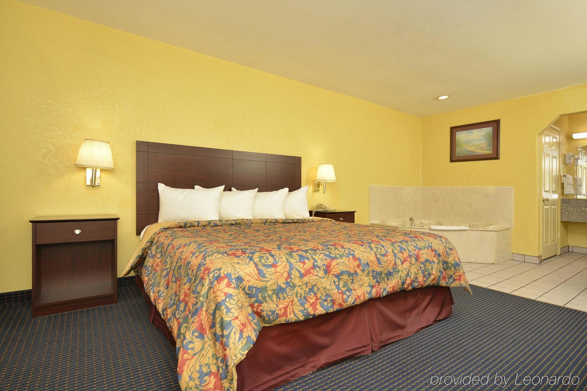 Days Inn Gun Barrel City Exteriér fotografie